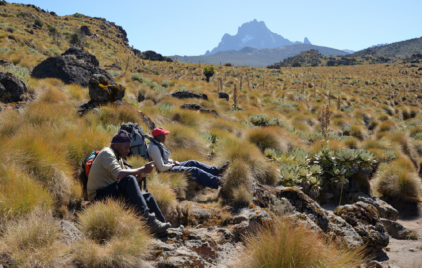 Mount Kenya Climbing Tour, Chogoria – Sirimon Route (Lake Ellis)